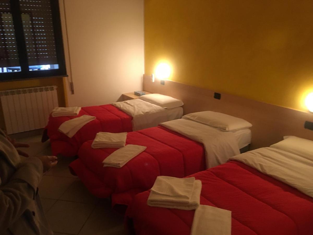Hotel Ristorante Il Calipso By Mago Robecchetto con Induno Bagian luar foto